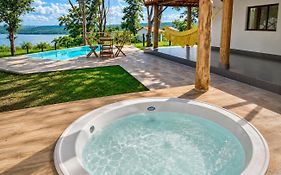 Casa com Jacuzzi Charme Corumbá